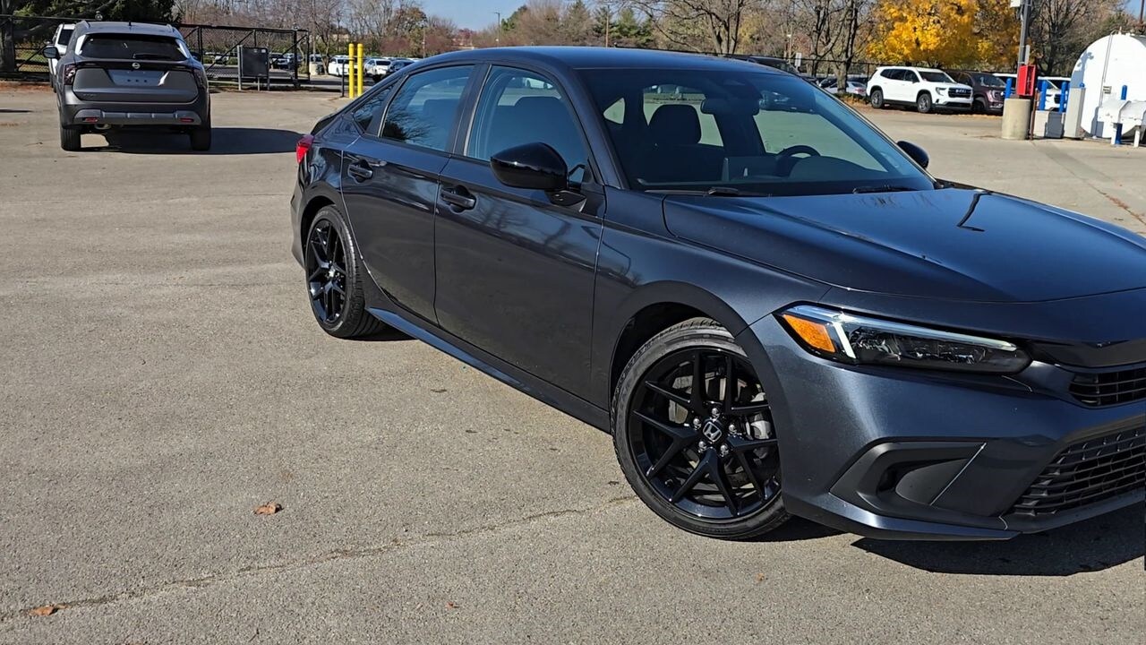 2024 Honda Civic Sport photo 2