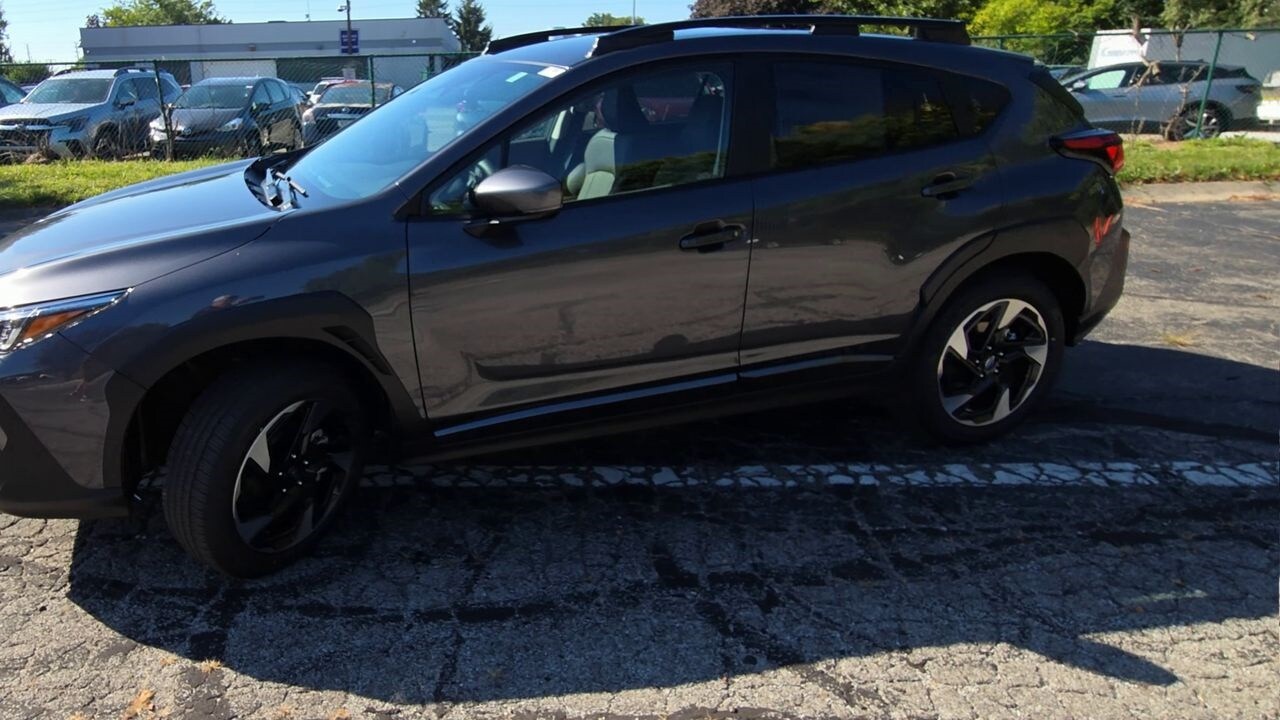 2025 Subaru Crosstrek Limited photo 3