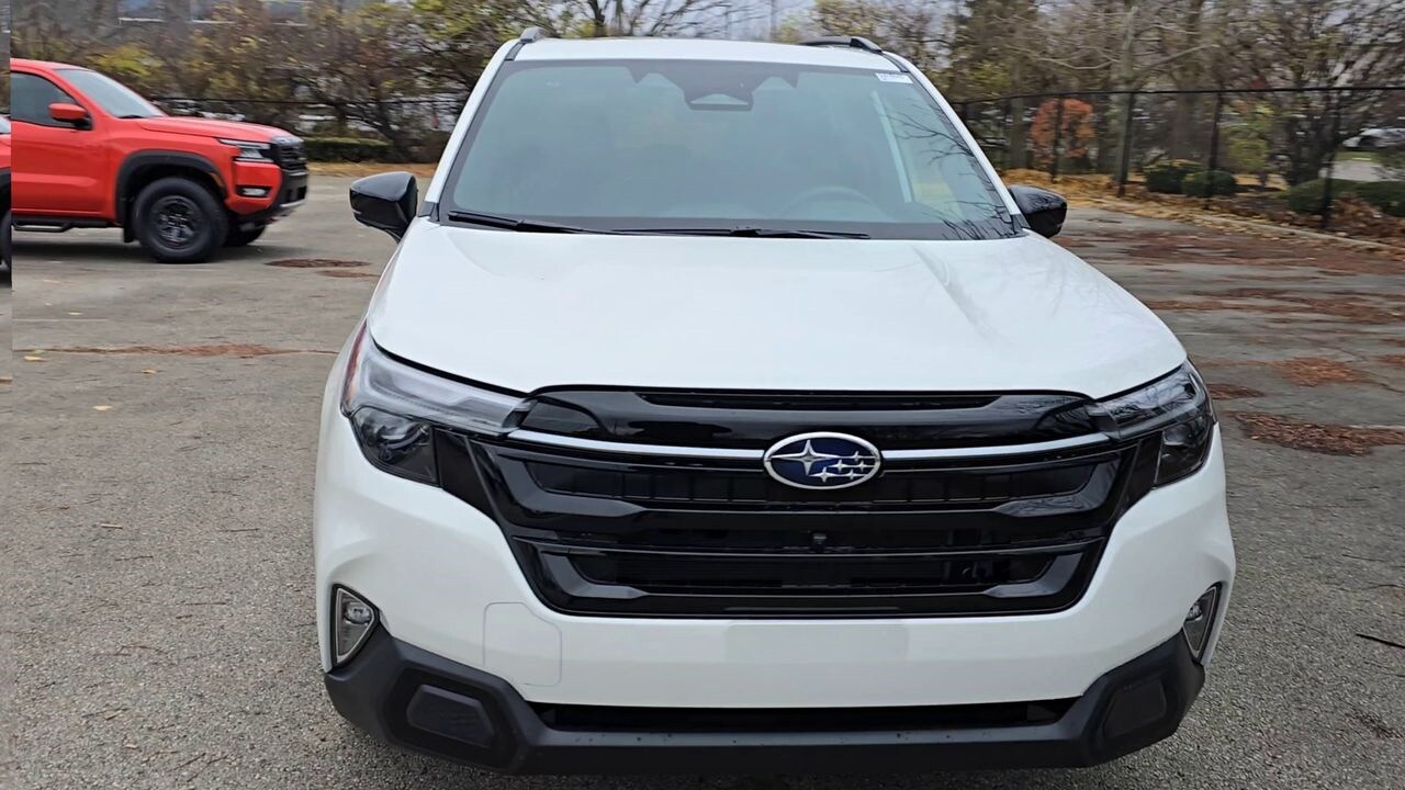 2026 Subaru Forester Touring photo 2