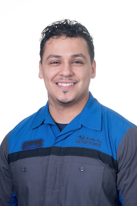 Staff member Isaias C. from 17e3880fa631