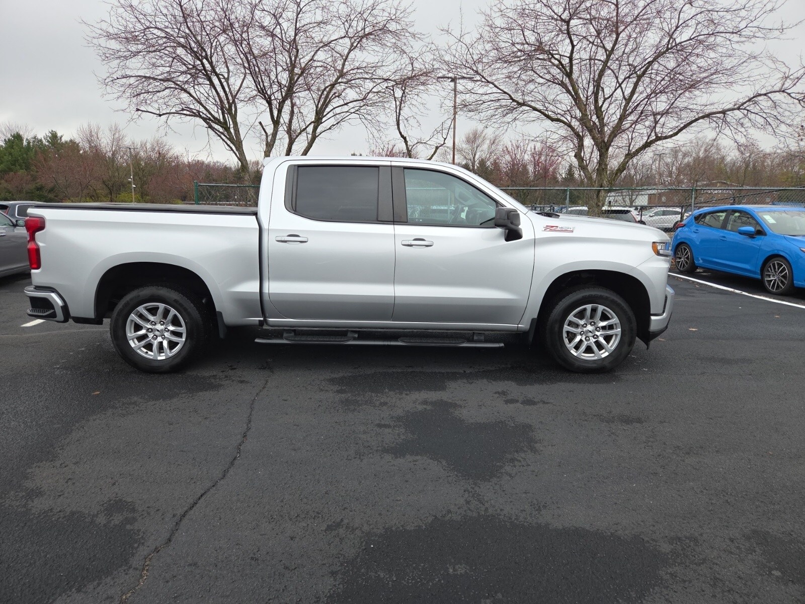 2019 Chevrolet Silverado 1500 RST photo 2
