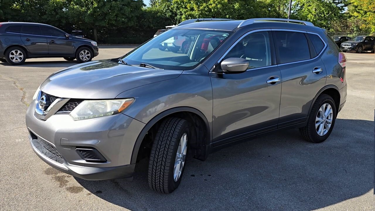 2015 Nissan Rogue SV photo 4