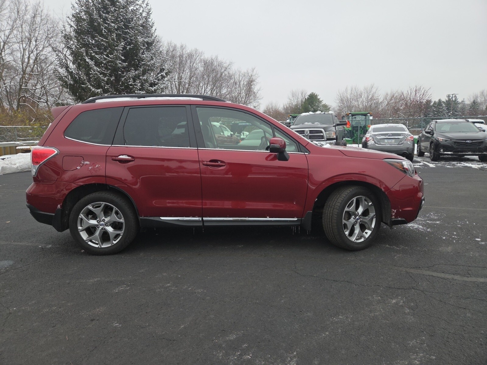 2018 Subaru Forester 2.5i Touring photo 2