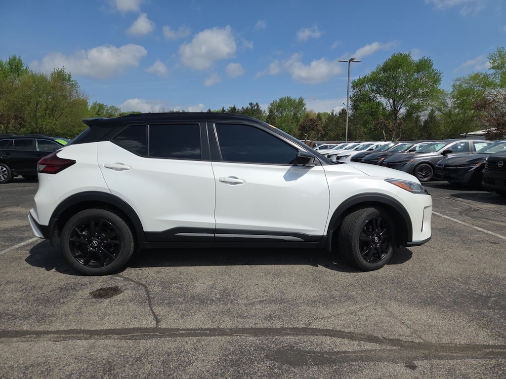 Used 2022 Nissan Kicks SR SUV