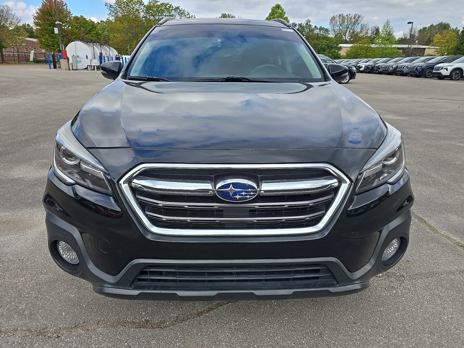 2018 Subaru Outback 2.5i Touring photo 3