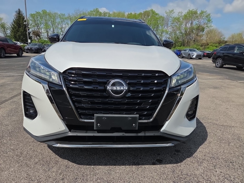 Used 2022 Nissan Kicks SR SUV