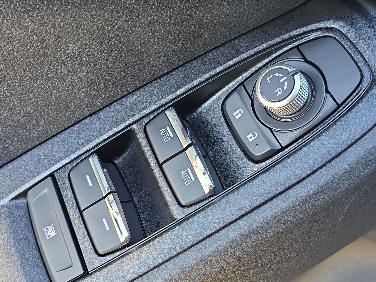 2026 Subaru Crosstrek Limited - Photo 17