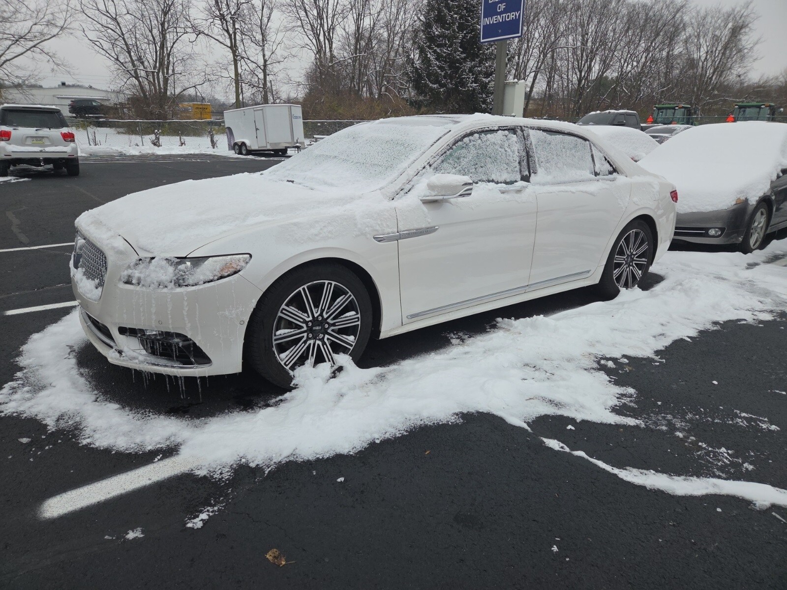 2017 Lincoln Continental Reserve photo 2
