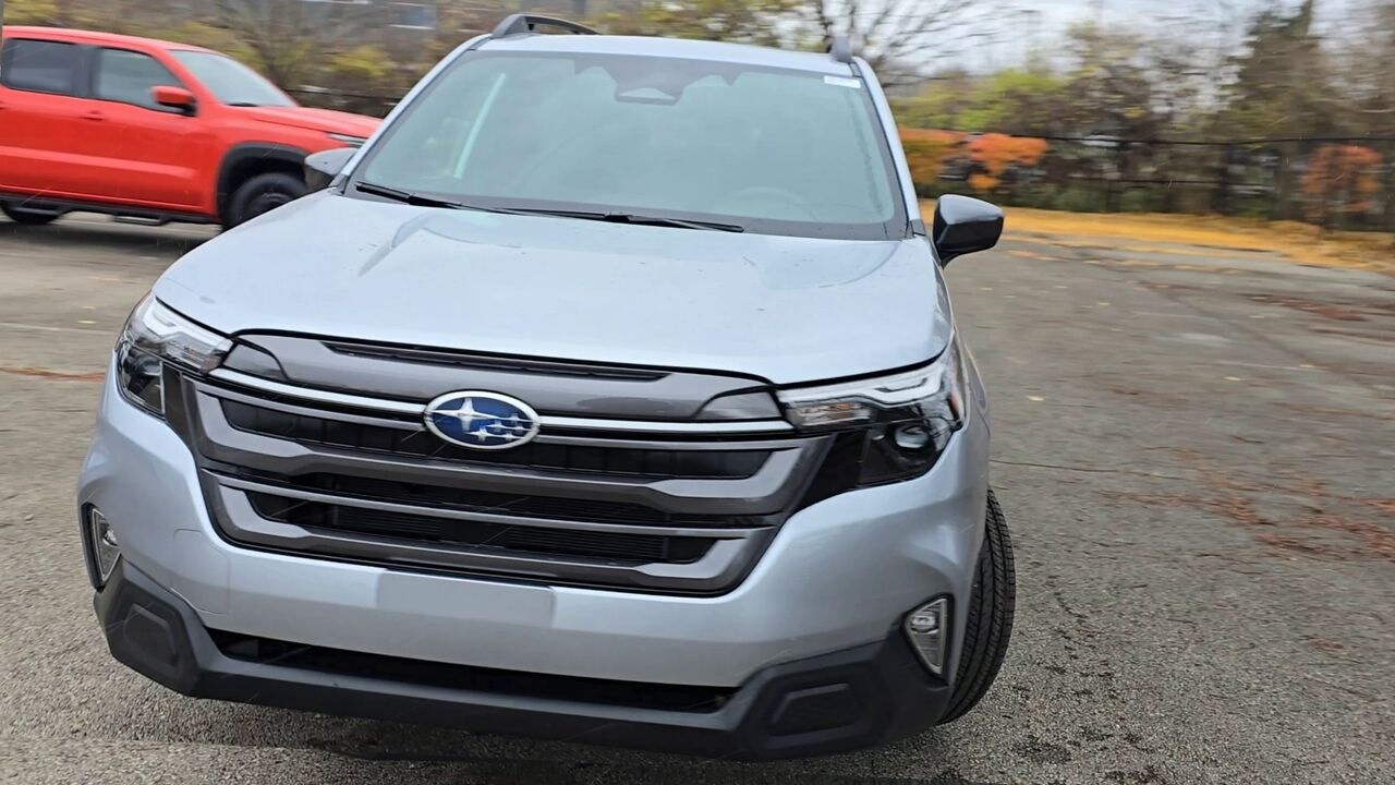 2026 Subaru Forester Premium photo 2