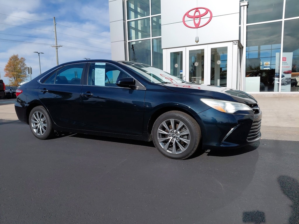 Used 2016 Toyota Camry XLE Sedan