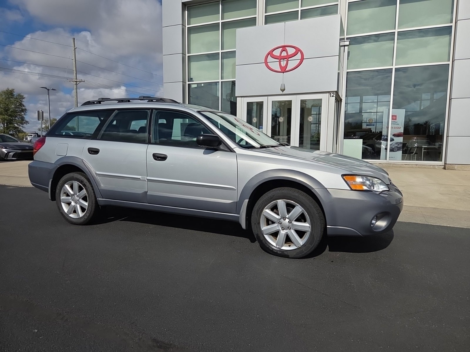 2006 Subaru Outback 2.5i photo 2