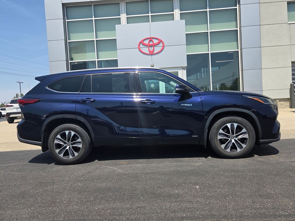 Used 2021 Toyota Highlander Hybrid XLE SUV