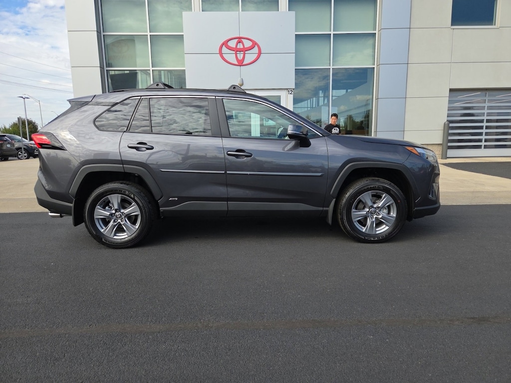 New 2025 Toyota RAV4 Hybrid XLE XLE AWD SUV