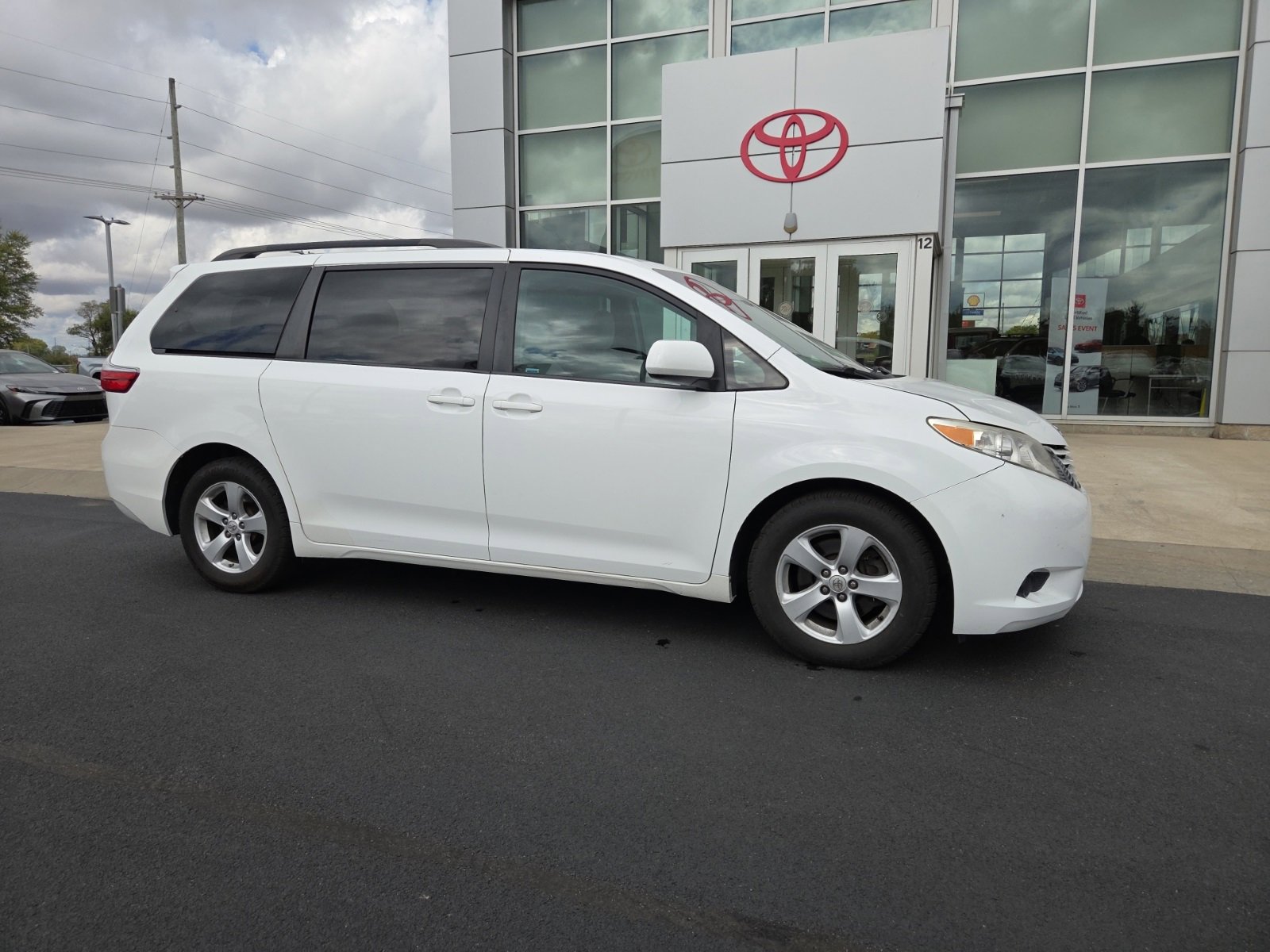 Used 2015 Toyota Sienna LE with VIN 5TDKK3DC8FS576479 for sale in Whitestown, IN