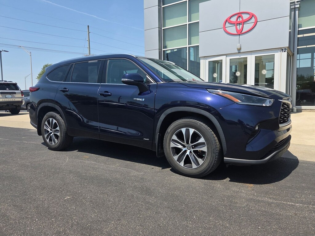Used 2021 Toyota Highlander Hybrid XLE SUV