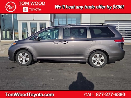 2013 Toyota Sienna LE V6 8 Passenger Van