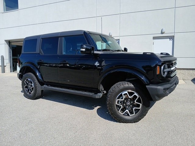 Used 2022 Ford Bronco 4-Door Outer Banks with VIN 1FMEE5BP5NLB05794 for sale in Whitestown, IN