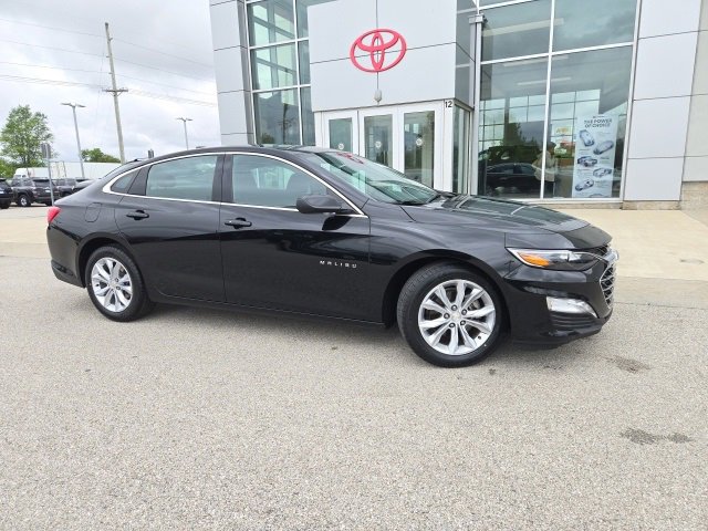 Used 2023 Chevrolet Malibu 1LT with VIN 1G1ZD5ST8PF147232 for sale in Whitestown, IN