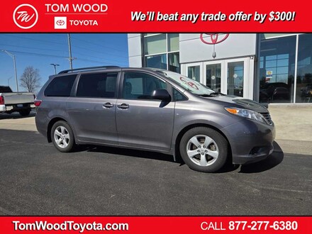 2017 Toyota Sienna LE 8 Passenger Van