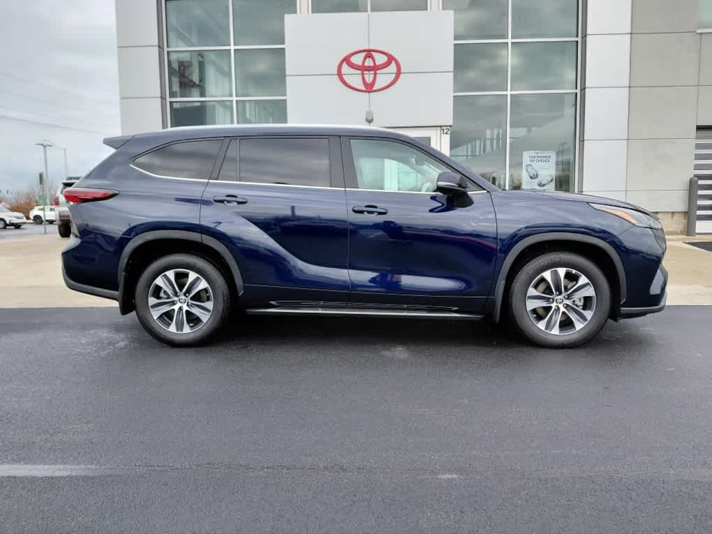 Used 2024 Toyota Highlander XLE SUV