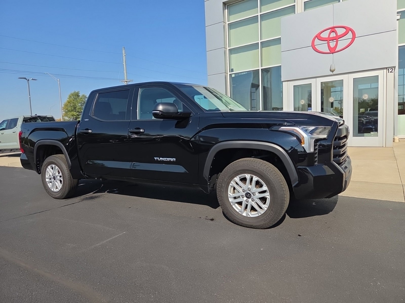 2024 Toyota Tundra SR5 CrewMax photo 2
