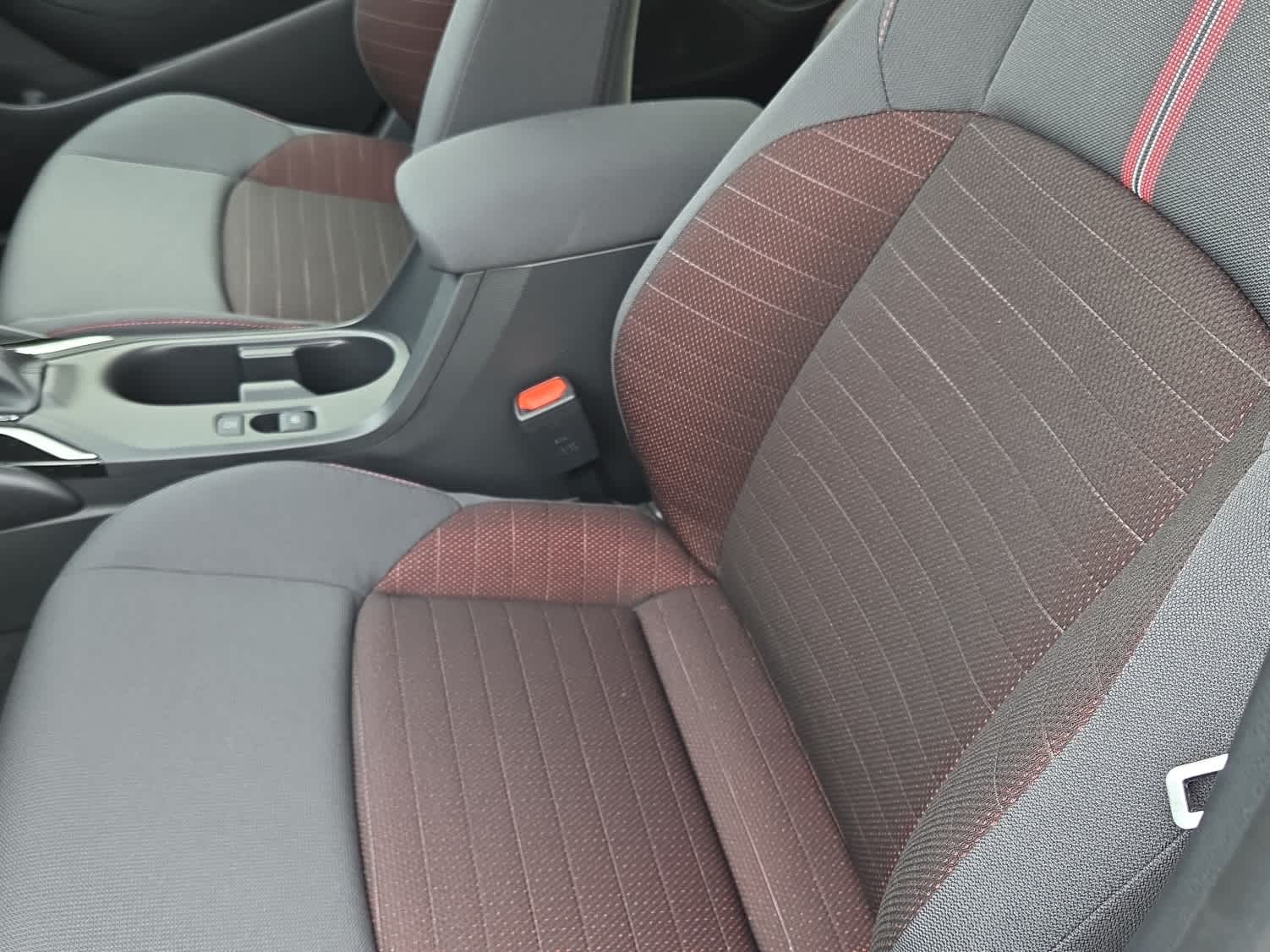 2026 Toyota Corolla SE - Photo 13