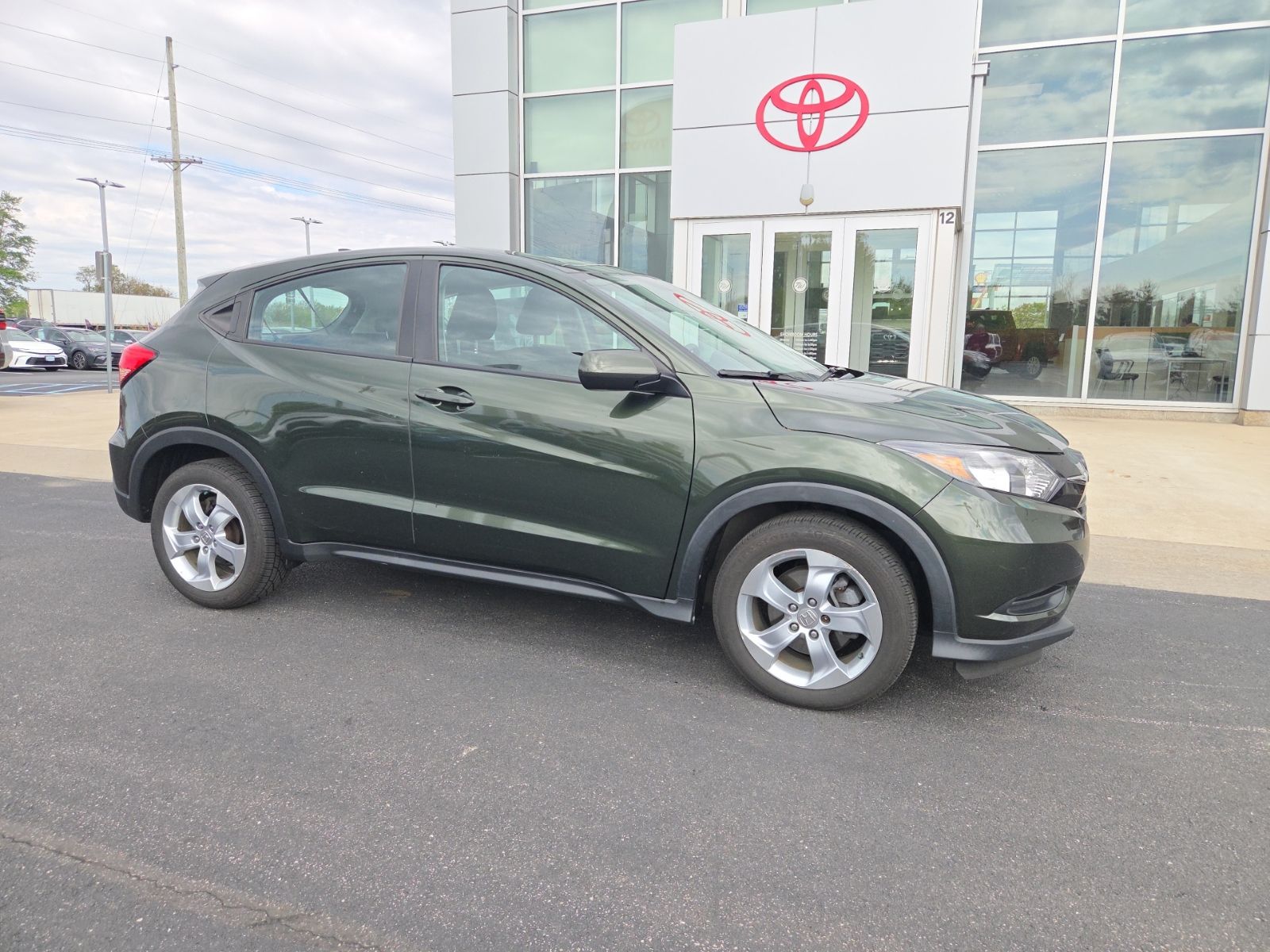 2016 Honda HR-V LX 2WD's photo