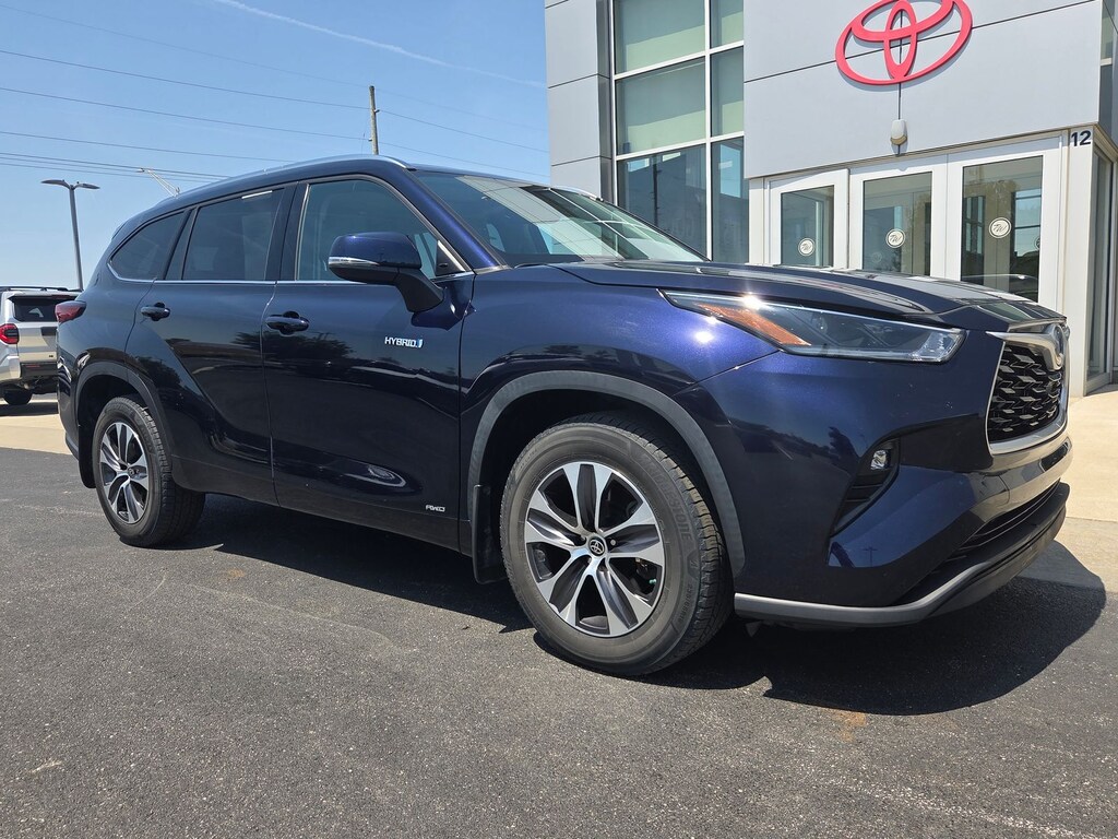 Used 2021 Toyota Highlander Hybrid XLE SUV