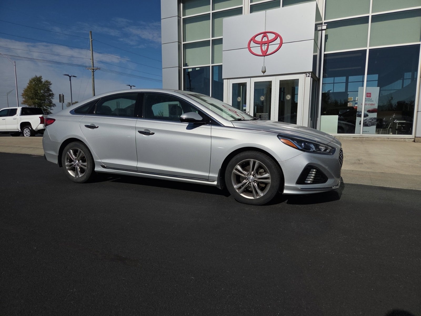 Used 2019 Hyundai Sonata Sport with VIN 5NPE34AF1KH809715 for sale in Whitestown, IN