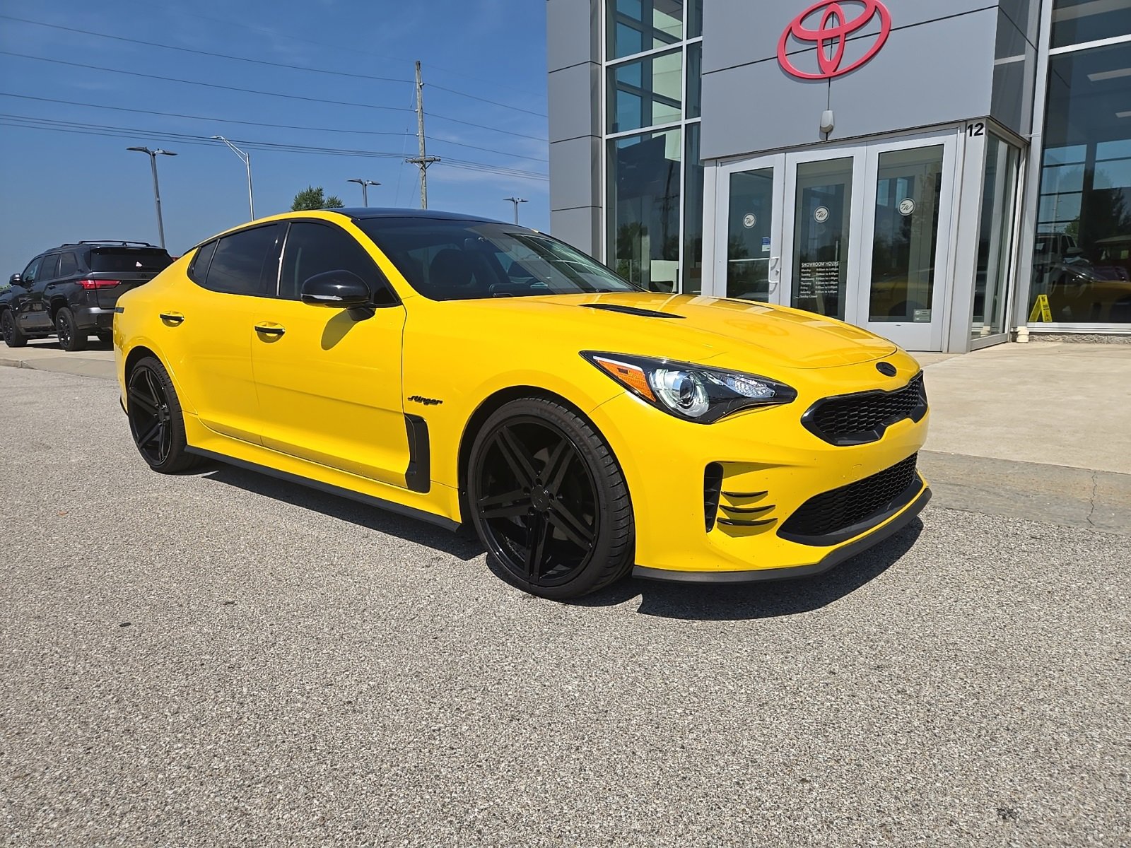 Used 2018 Kia Stinger Stinger with VIN KNAE15LA2J6034571 for sale in Whitestown, IN
