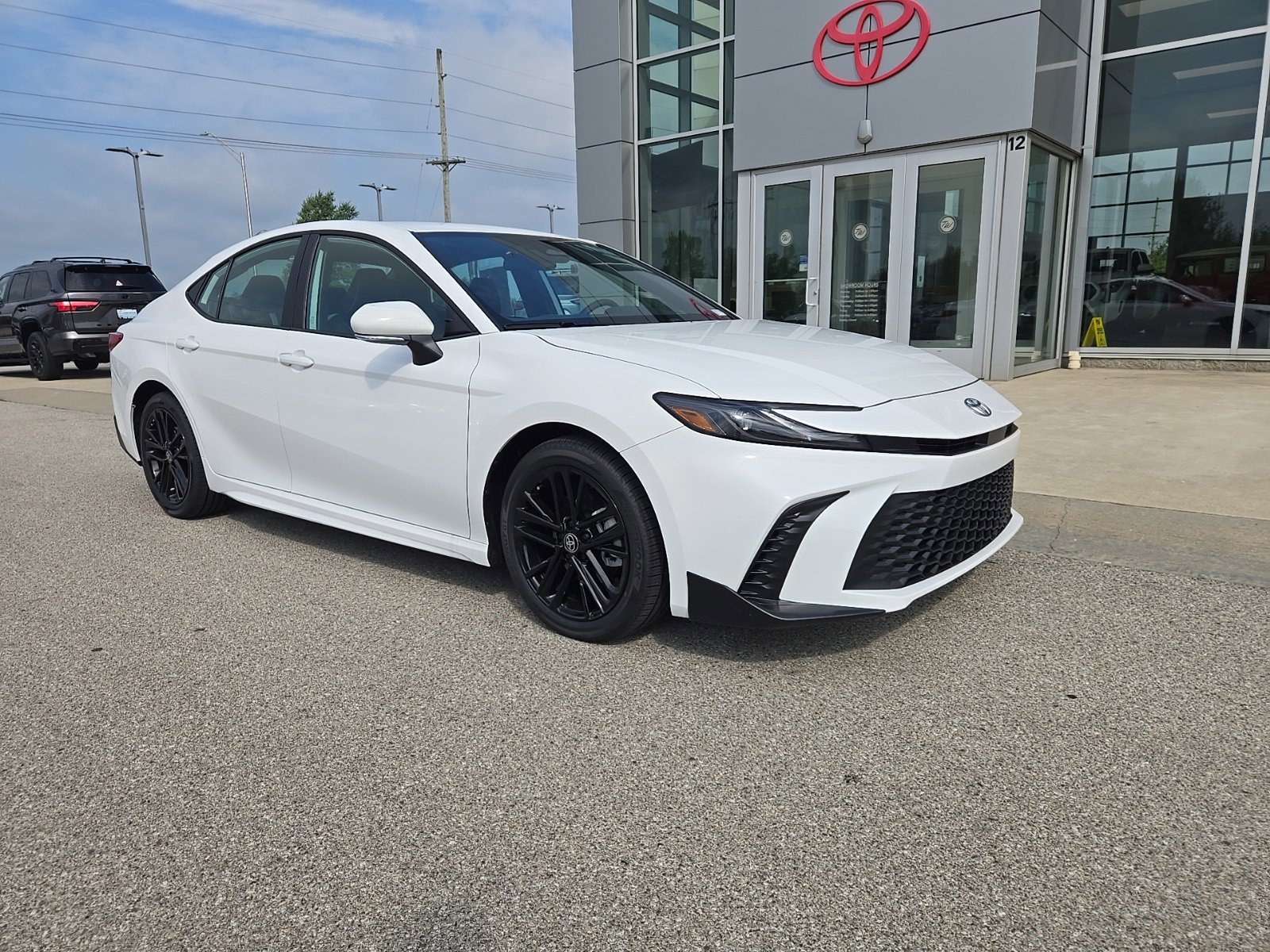 2025 Toyota Camry SE photo 2