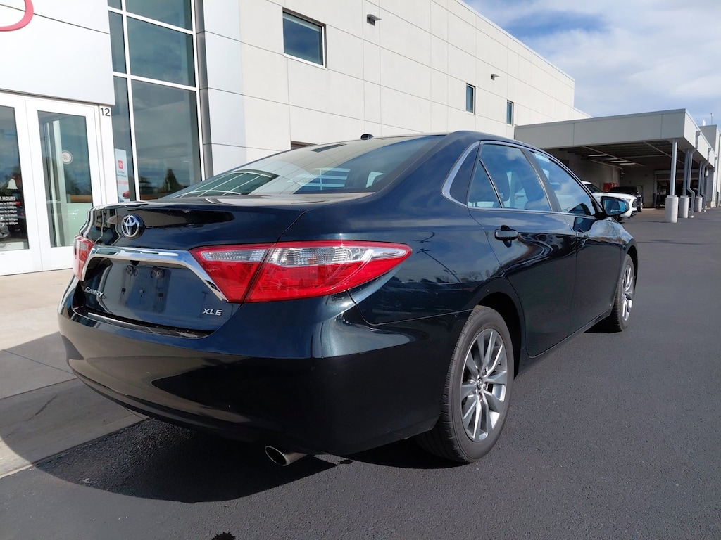 Used 2016 Toyota Camry XLE Sedan
