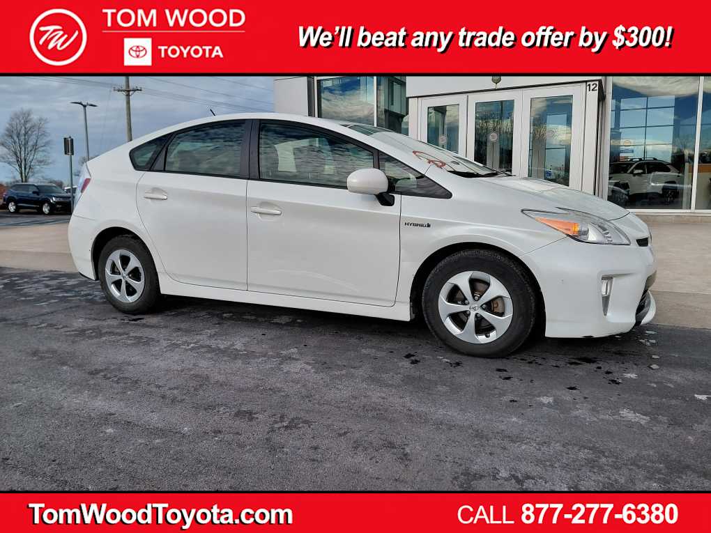 2015 Toyota Prius Two's photo