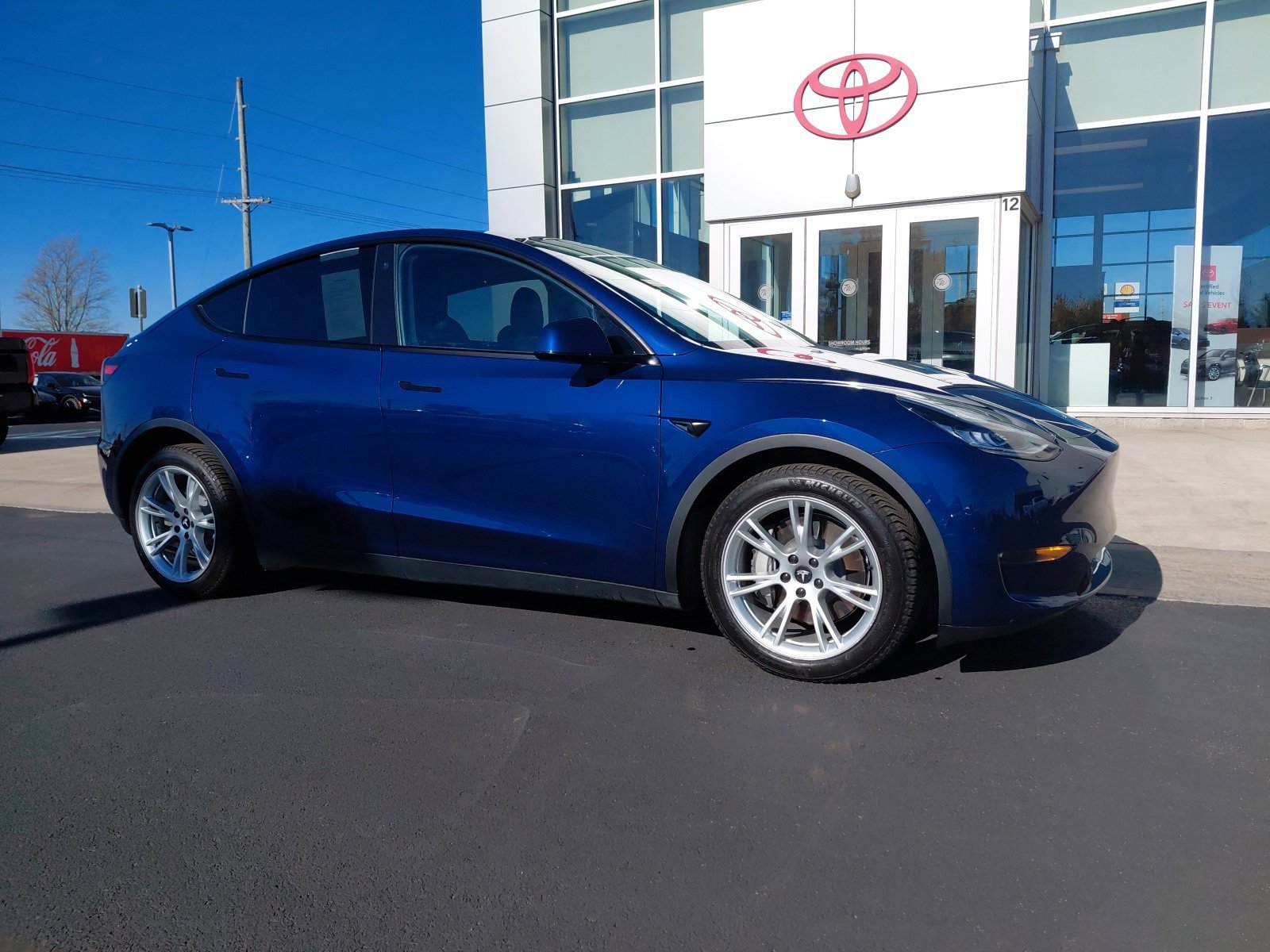 Used 2021 Tesla Model Y Long Range with VIN 5YJYGDEE0MF071071 for sale in Whitestown, IN