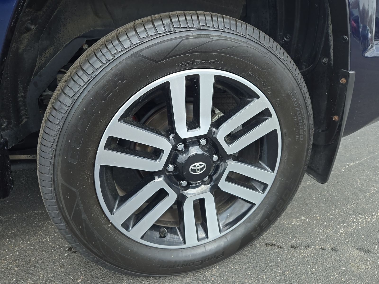 2022 Toyota 4Runner Limited - Photo 18