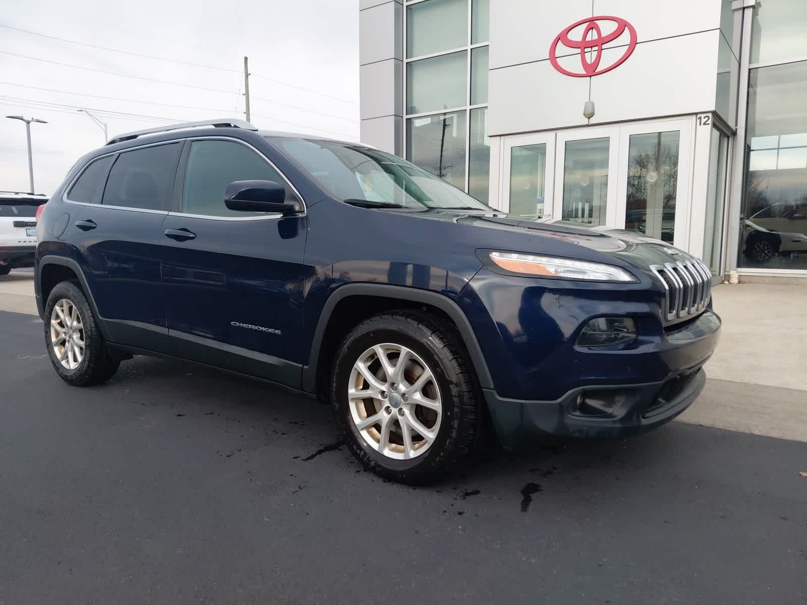 2015 Jeep Cherokee Latitude photo 2