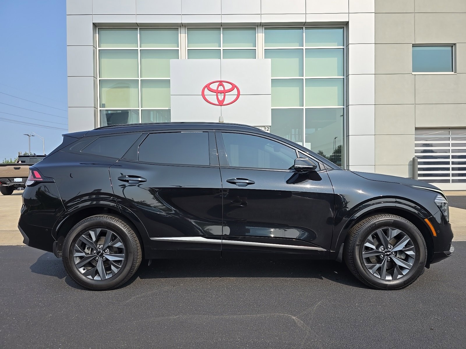 2023 Kia Sportage Hybrid photo 2