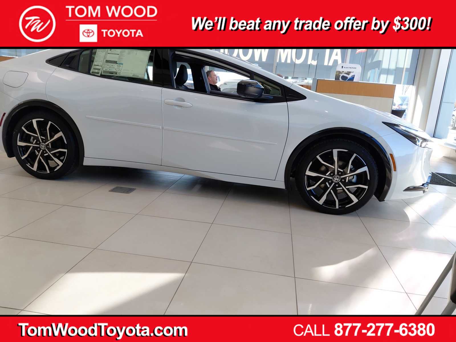 2026 Toyota Prius XSE Premium's photo