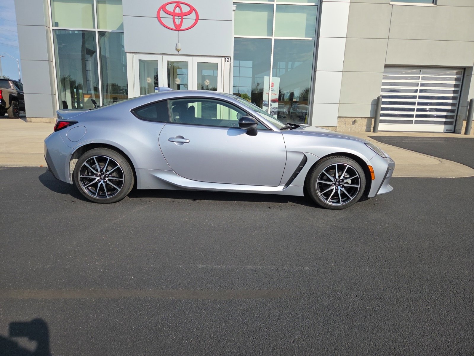 2023 Toyota GR86 photo 3