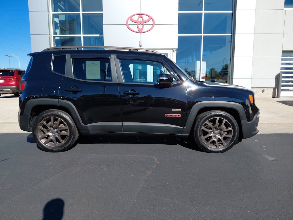 Used 2016 Jeep Renegade Latitude FWD SUV