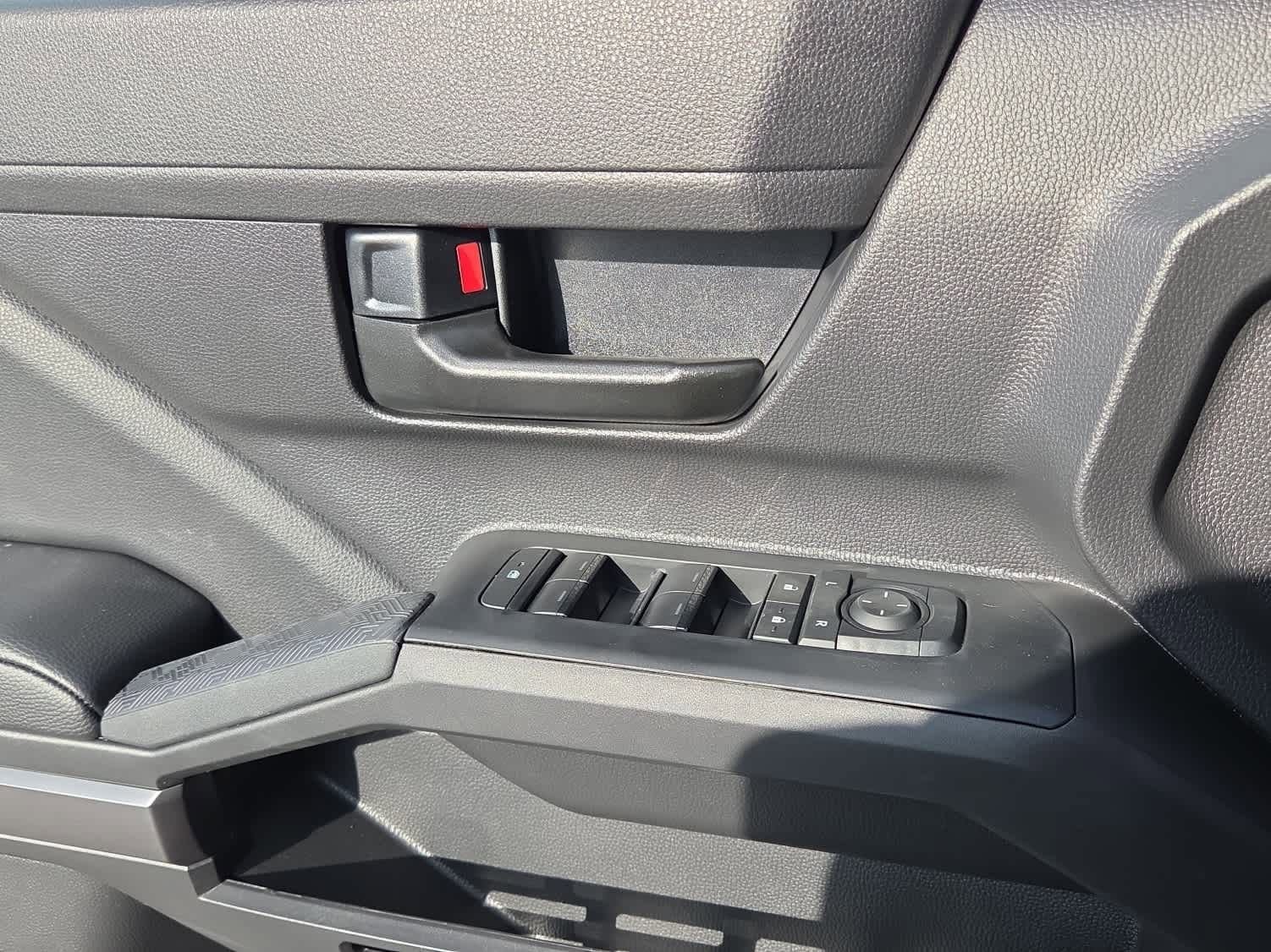 2026 Toyota Tacoma SR5 - Photo 21