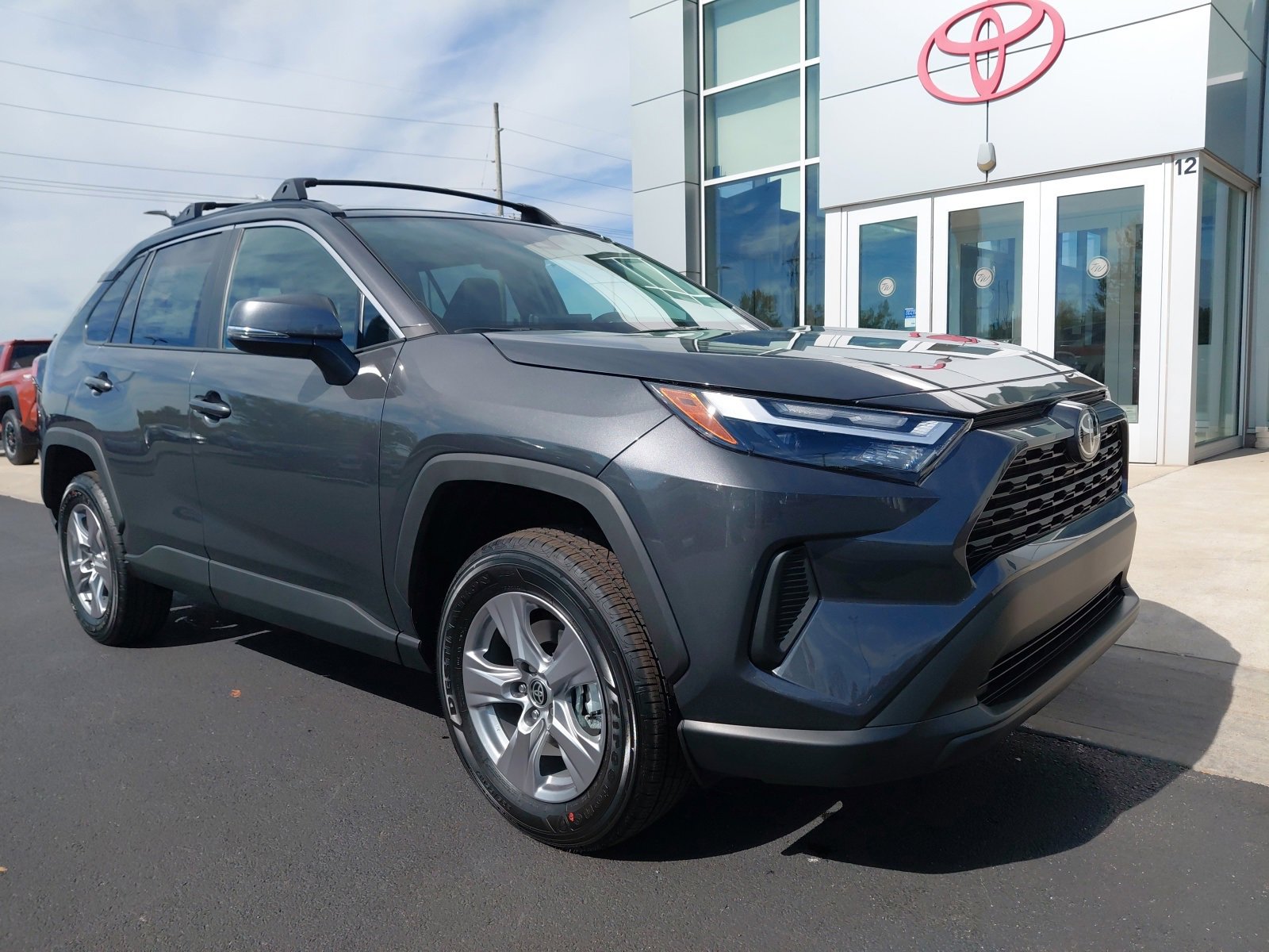 2025 Toyota RAV4 XLE photo 2