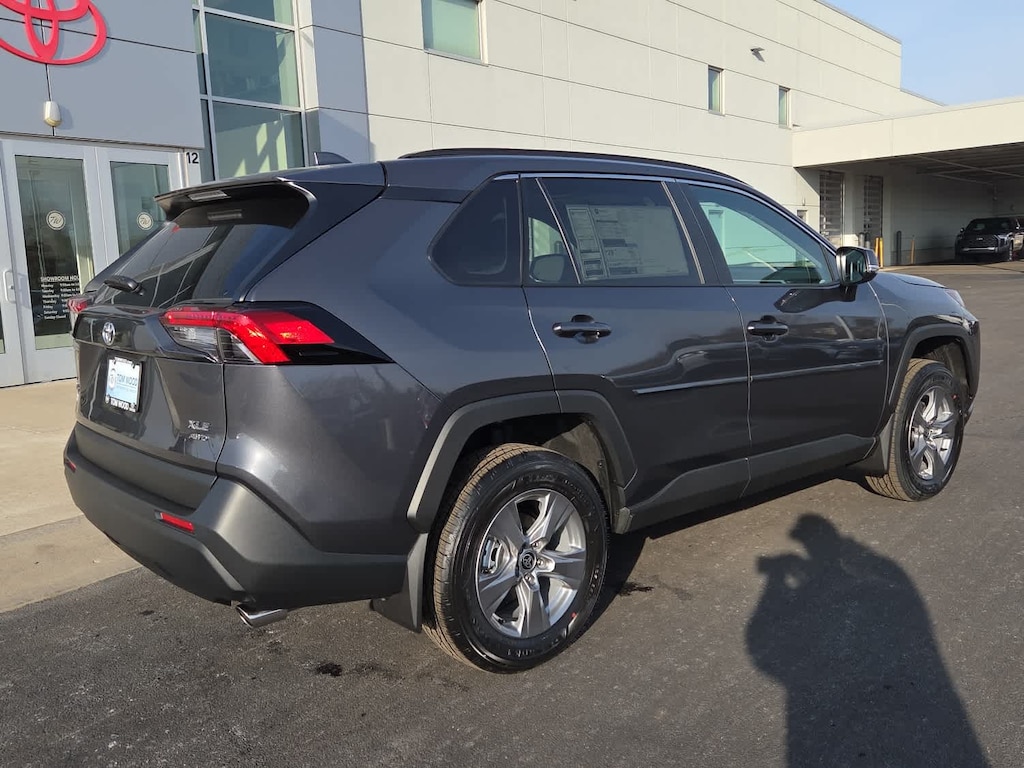 New 2025 Toyota RAV4 XLE XLE AWD SUV