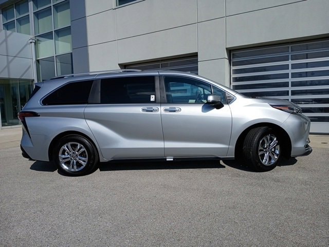 Used 2024 Toyota Sienna Platinum with VIN 5TDESKFC3RS124688 for sale in Whitestown, IN