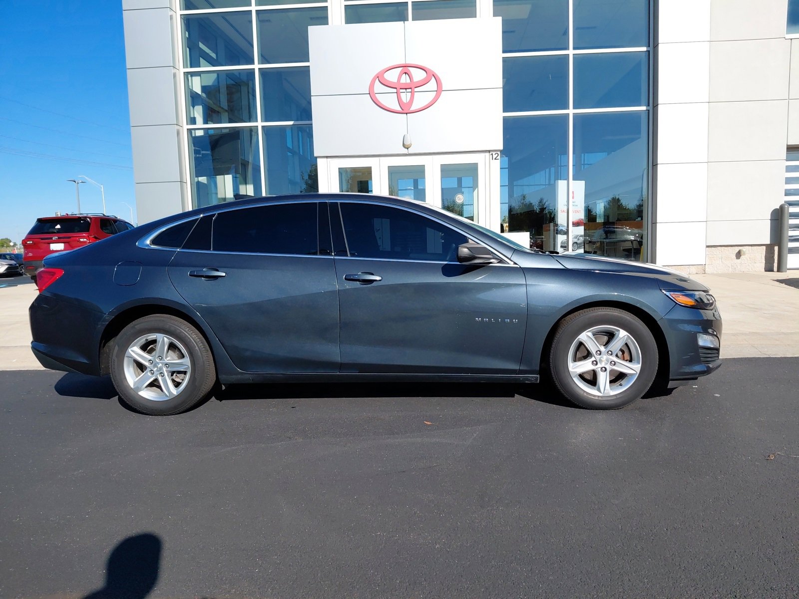 2021 Chevrolet Malibu photo 3