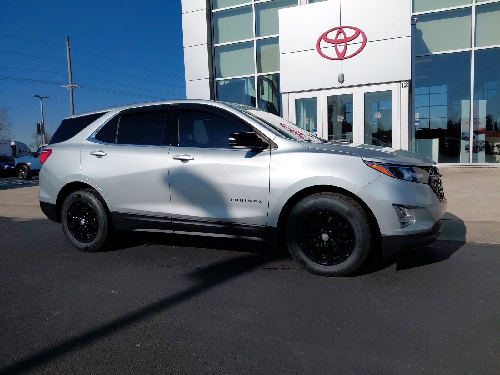 Used 2019 Chevrolet Equinox LT with VIN 3GNAXKEV3KS510457 for sale in Whitestown, IN
