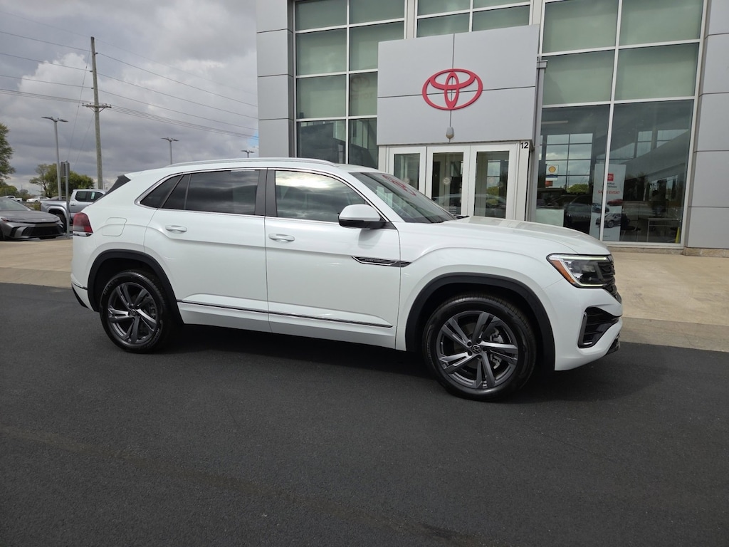 Used 2024 Volkswagen Atlas Cross Sport 2.0T SEL R-Line SUV