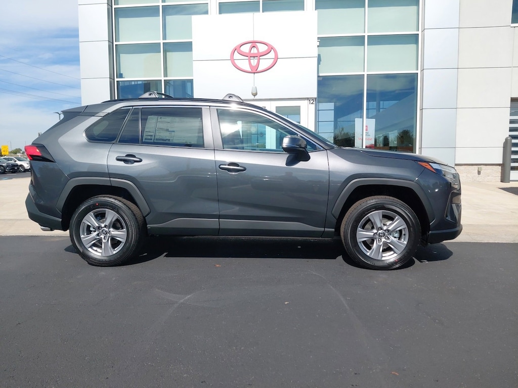 New 2025 Toyota RAV4 XLE XLE AWD SUV