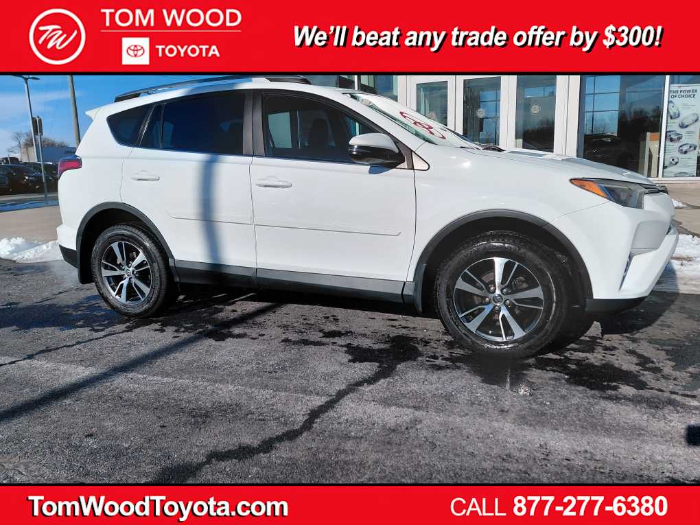 2017 Toyota RAV4 XLE's photo