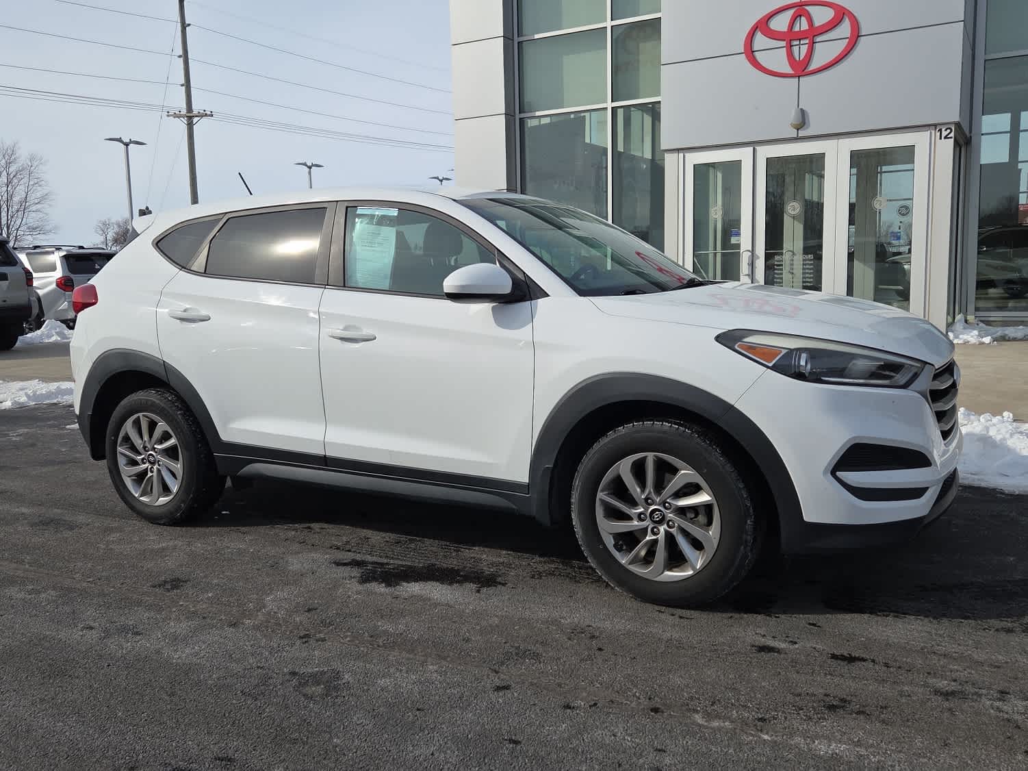 Used 2017 Hyundai Tucson SE with VIN KM8J23A44HU260337 for sale in Whitestown, IN
